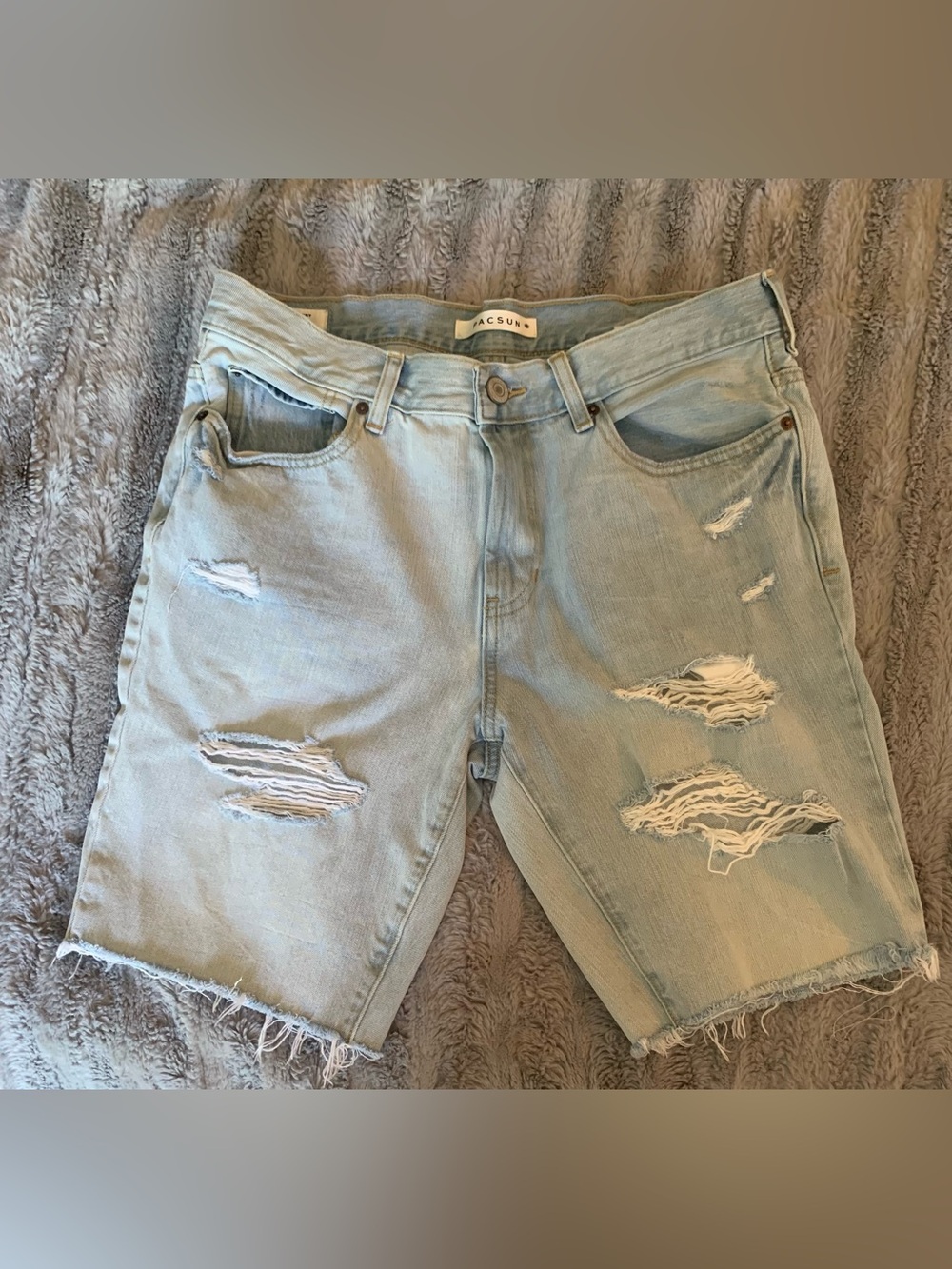PacSun Light Wash Skinny Distressed Denim Shorts, size 32 waist